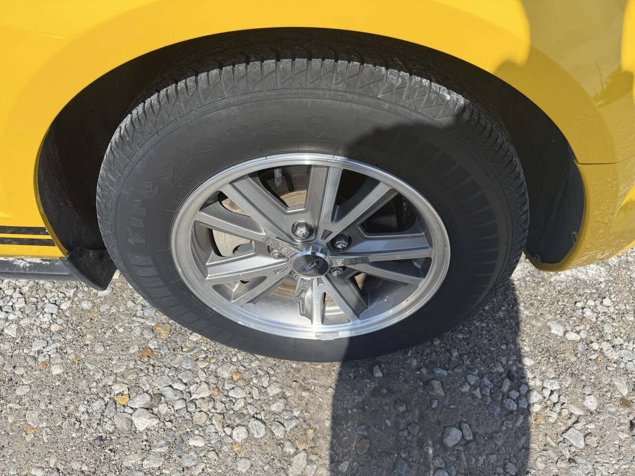 Used 2005 Ford Mustang Premium RWD image 14