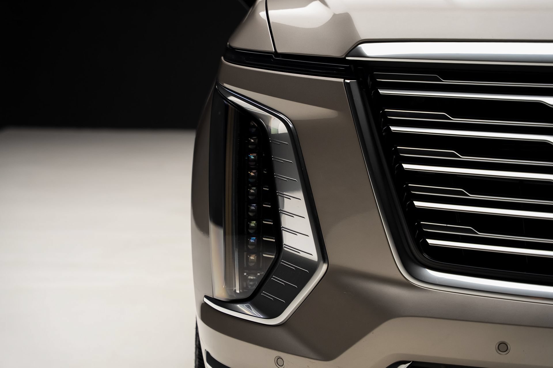 Used 2025 Cadillac Escalade ESV Premium Luxury Platinum AWD/4WD image 9