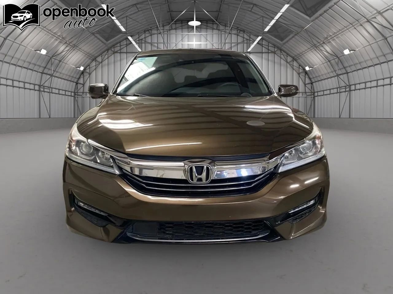 Used 2017 Honda Accord Hybrid Sedan image 2