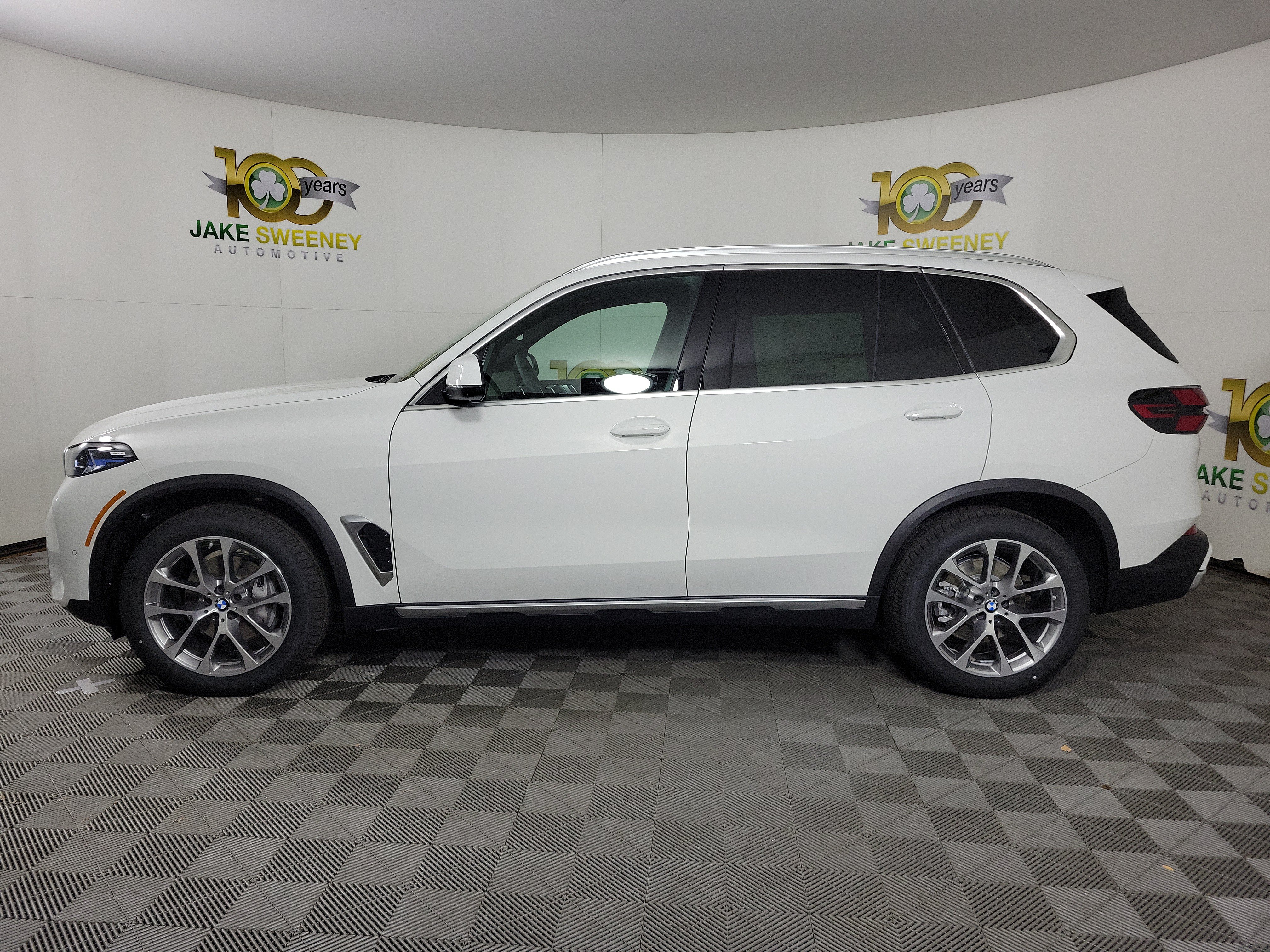 New 2026 BMW X5 xDrive40i AWD/4WD image 4
