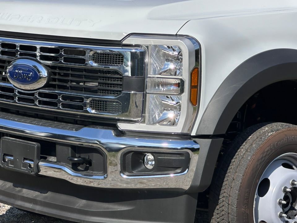 New 2025 Ford F550 4x4 Crew Cab image 2