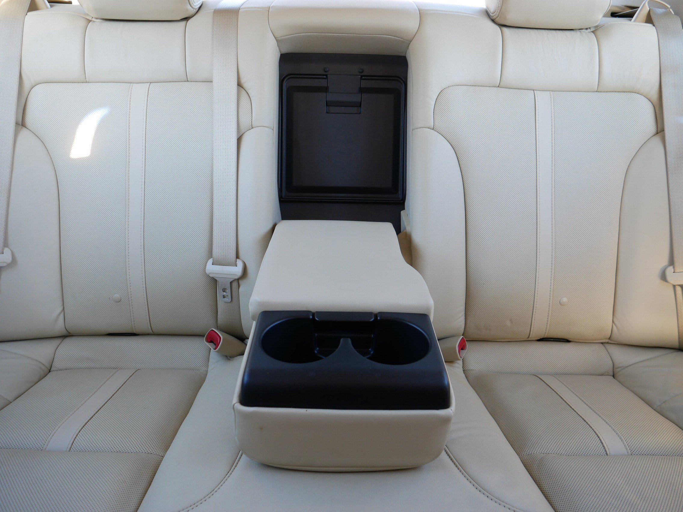 Used 2015 Lincoln MKS w/ Equipment Group 101A image 13