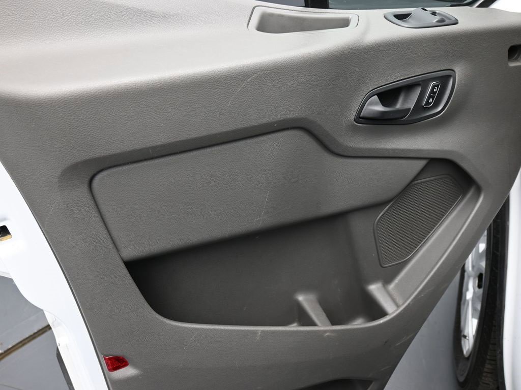 Used 2023 Ford Transit 350 XLT image 9