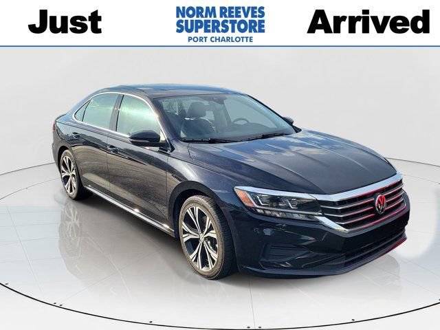 Used 2021 Volkswagen Passat 2.0T SE FWD image 1