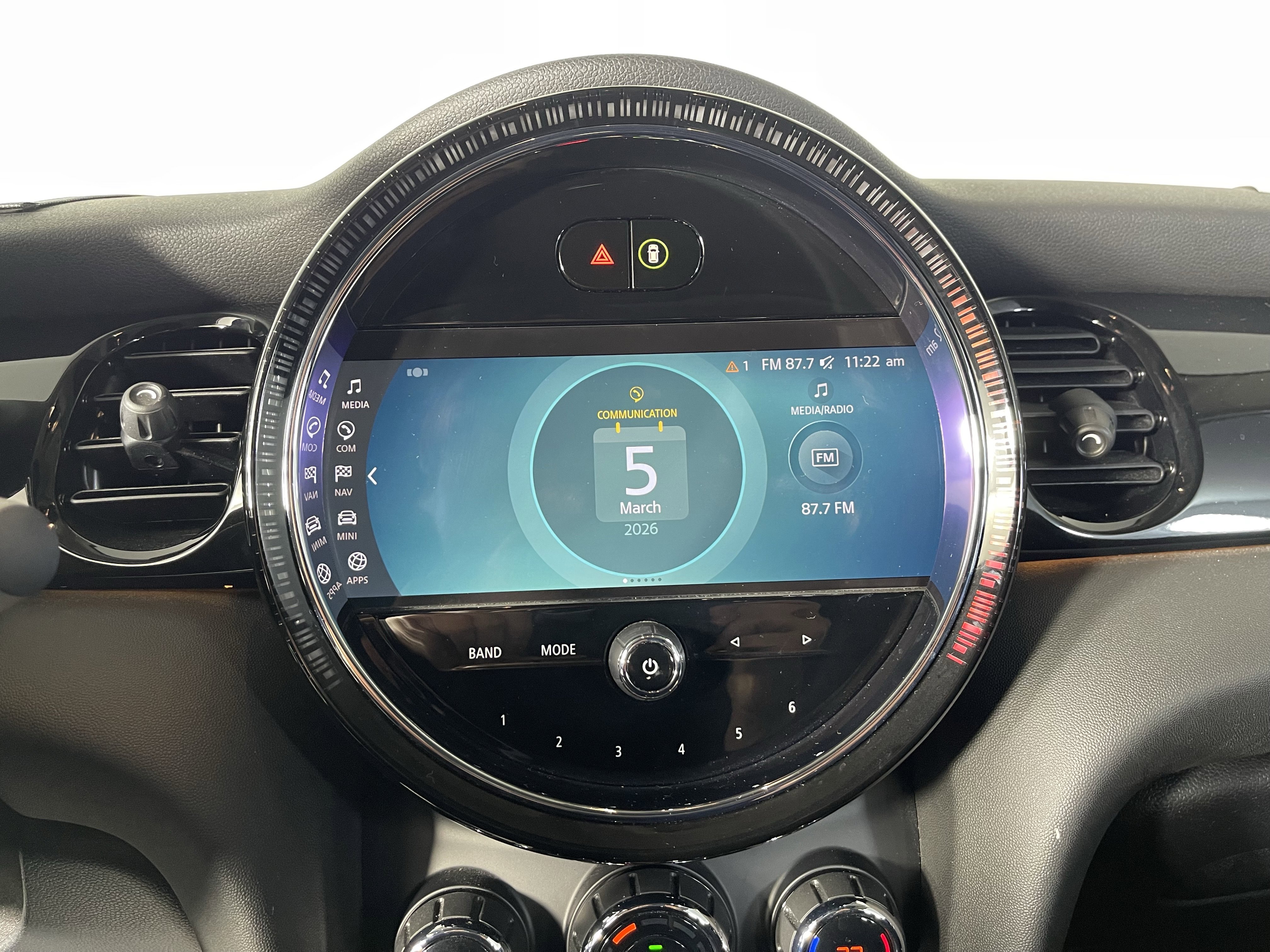 Used 2024 MINI Cooper 2-Door Hardtop image 13