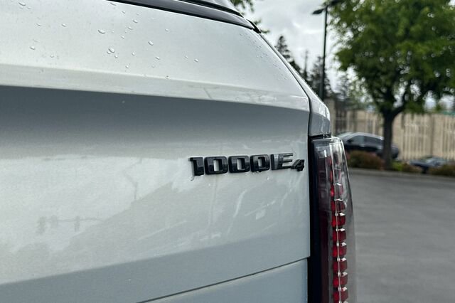 New 2025 Cadillac Escalade IQ Sport 1 w/ LPO, ONYX Package image 26