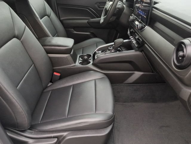 Used 2024 Chevrolet Colorado Trail Boss AWD/4WD image 26