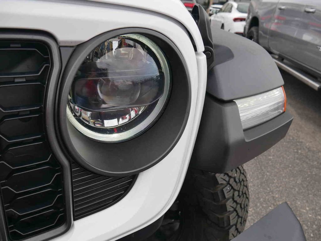 Used 2024 Jeep Wrangler Unlimited Rubicon AWD/4WD image 25
