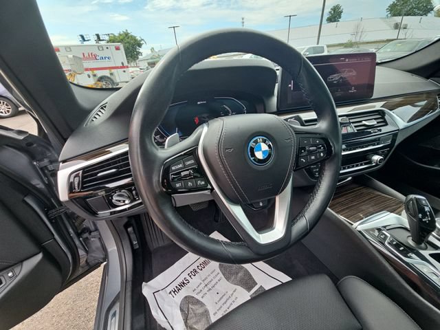 Used 2023 BMW 530e xDrive AWD/4WD image 36