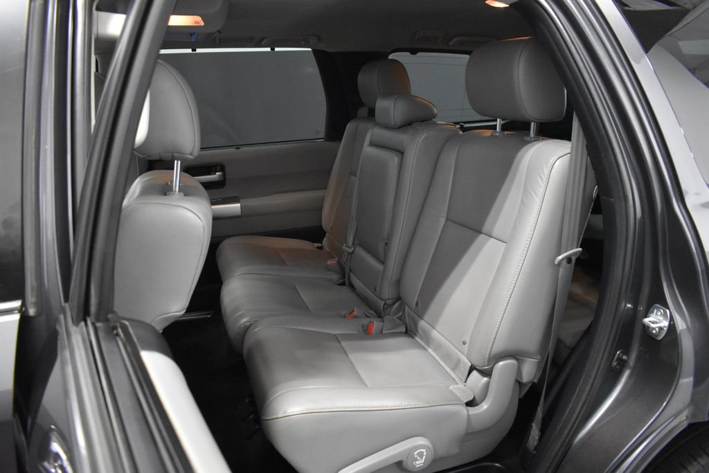 Used 2018 Toyota Sequoia Limited w/ Safety & Convenience Package AWD/4WD image 24