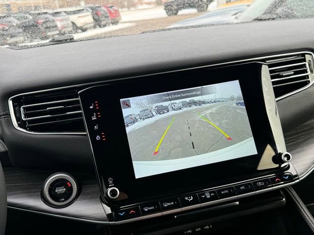 Used 2024 Jeep Wagoneer L Series II w/ Flexible Seating Group image 4