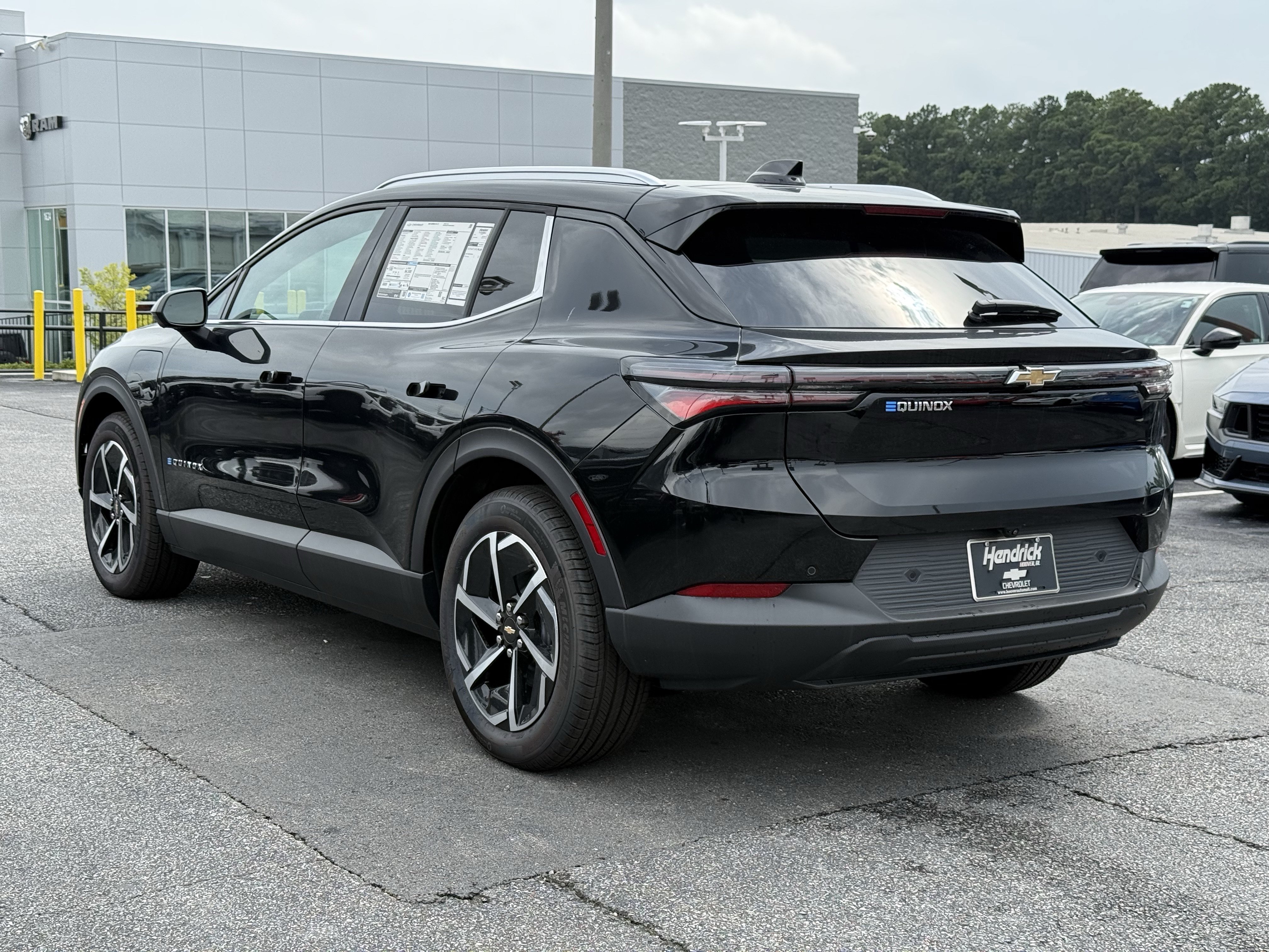 New 2026 Chevrolet Equinox EV LT FWD image 8