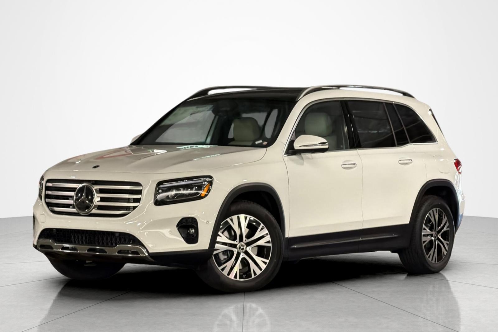 New 2026 Mercedes-Benz GLB 250 image 1