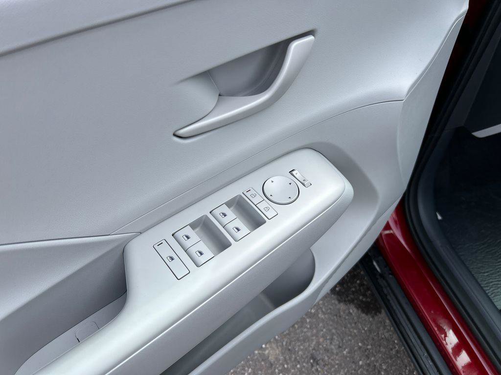 New 2026 Hyundai Kona SE image 14