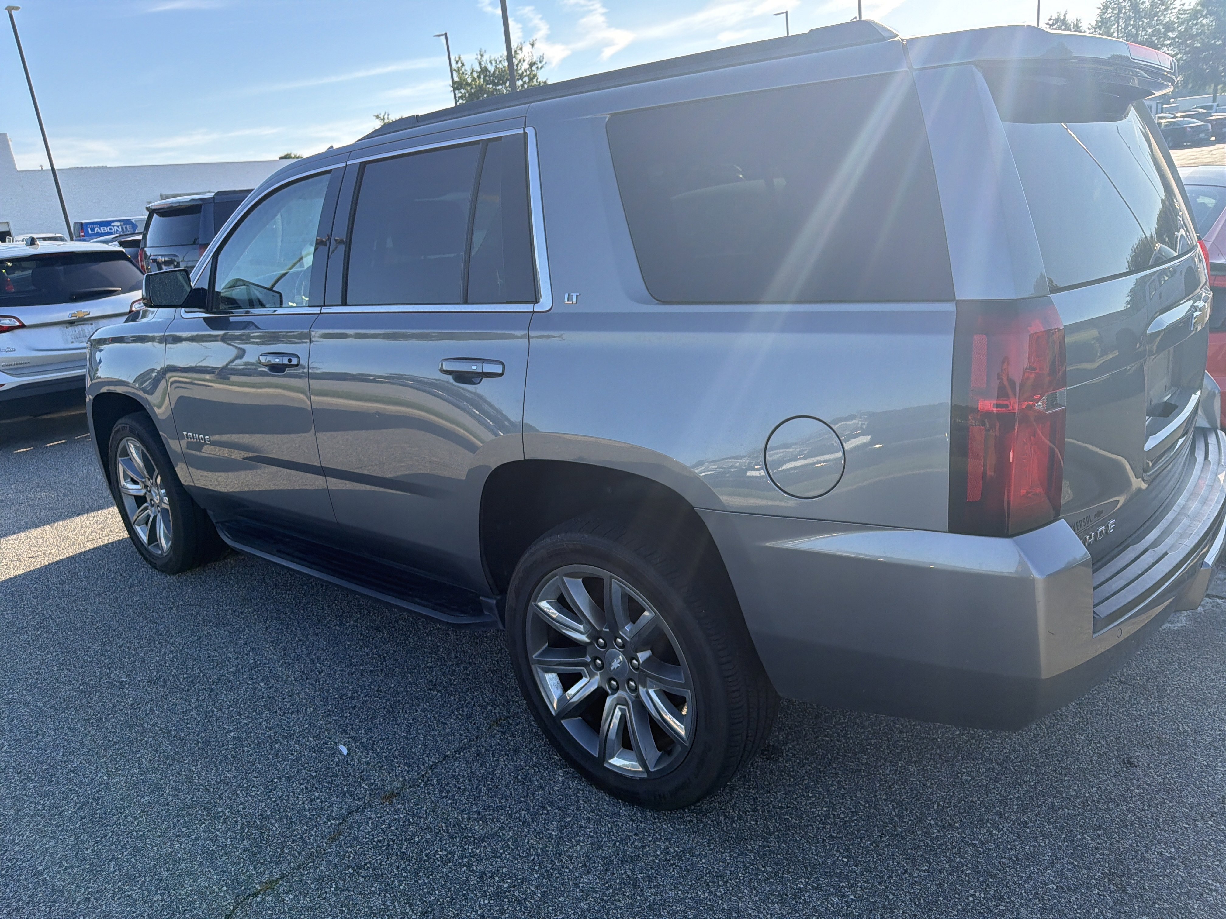 Used 2019 Chevrolet Tahoe LT w/ Luxury Package AWD/4WD image 8