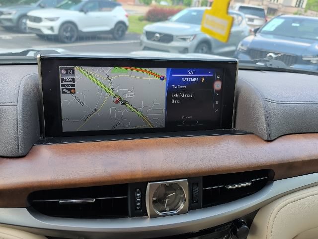 Used 2021 Lexus LX 570 4WD w/ Luxury Package image 18