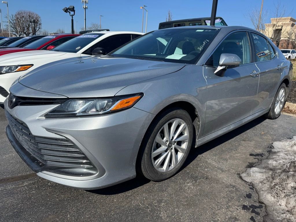 Used 2024 Toyota Camry LE image 1