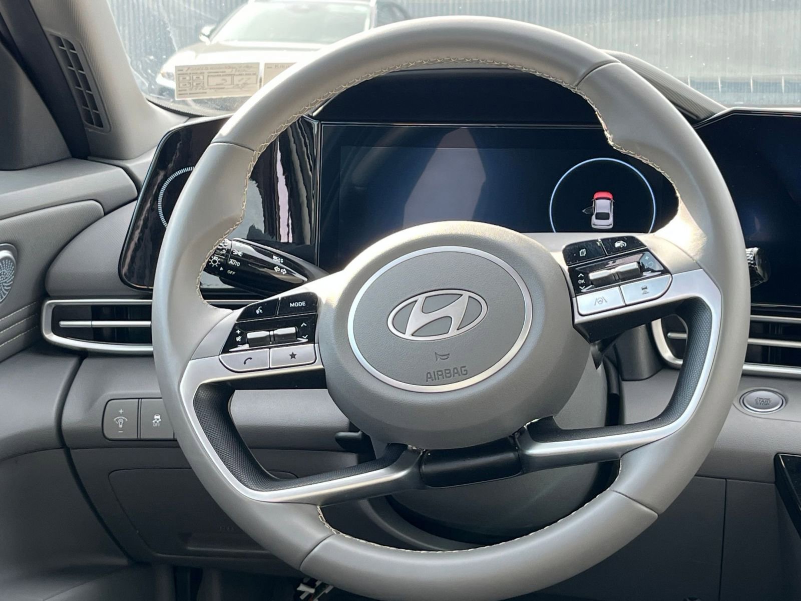 Used 2025 Hyundai Elantra SEL FWD image 28