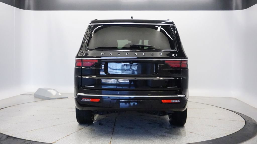 Used 2023 Jeep Wagoneer Series III w/ Premium Group I image 4