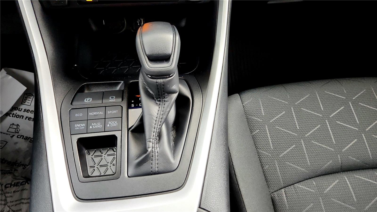 Used 2025 Toyota RAV4 XLE w/ Convenience Package image 26