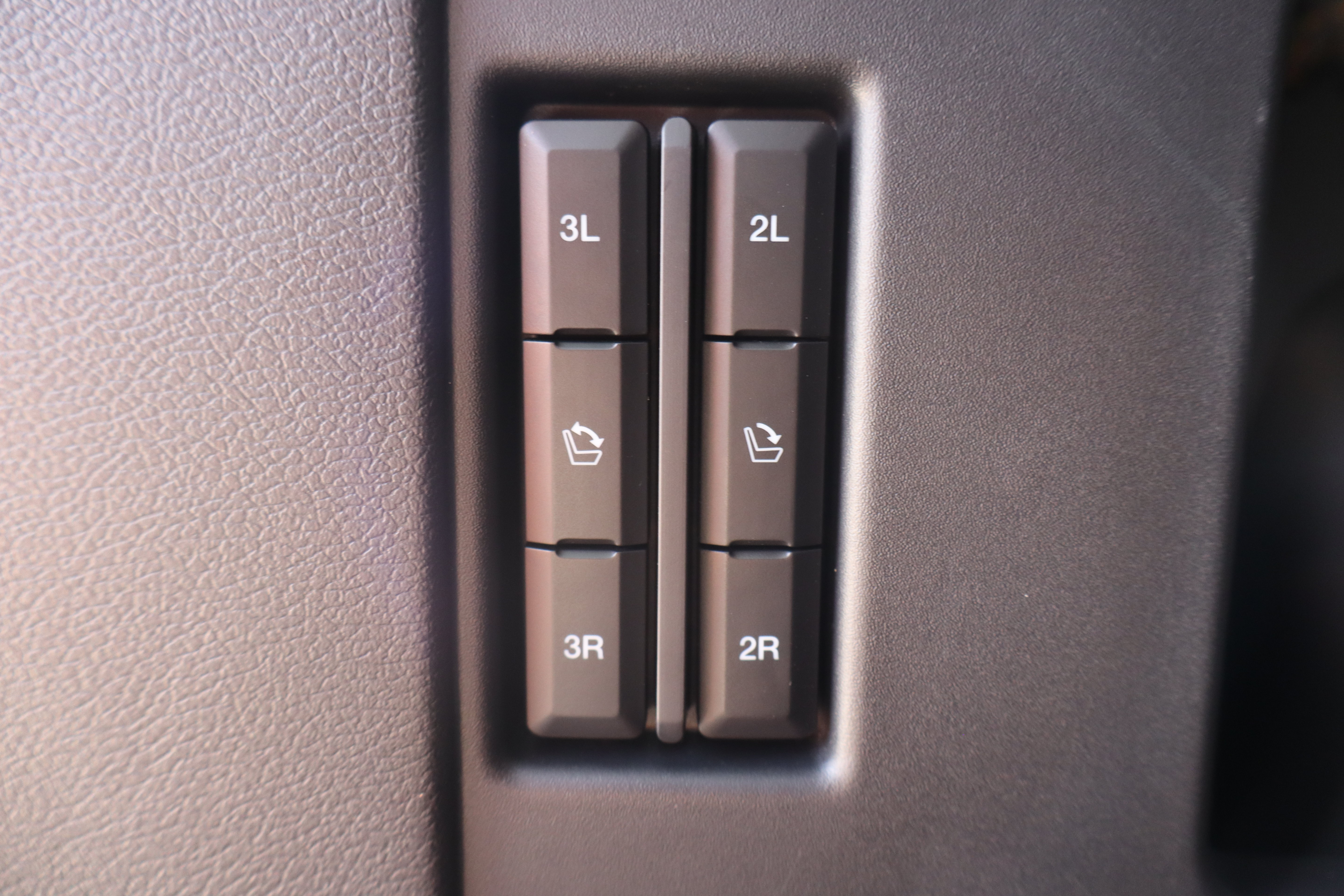 Used 2024 Ford Expedition Platinum AWD/4WD image 34