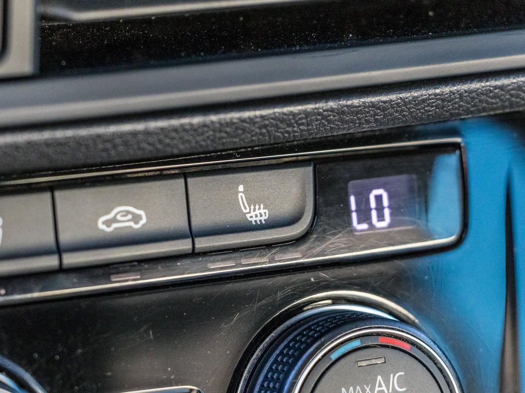 Used 2020 Volkswagen Jetta R-Line FWD image 48