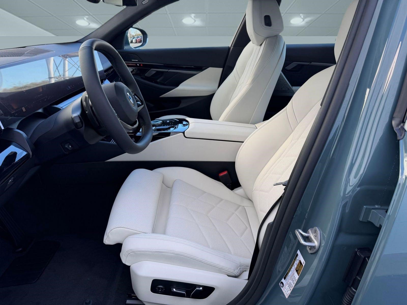Used 2026 BMW 530i w/ Premium Package RWD image 5