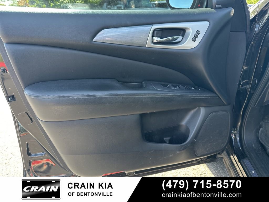 Used 2017 Nissan Pathfinder SL AWD/4WD image 10