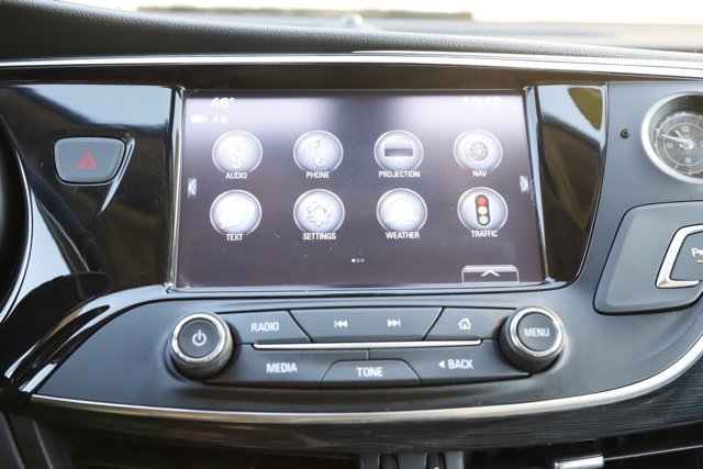Used 2018 Buick Envision Essence image 25