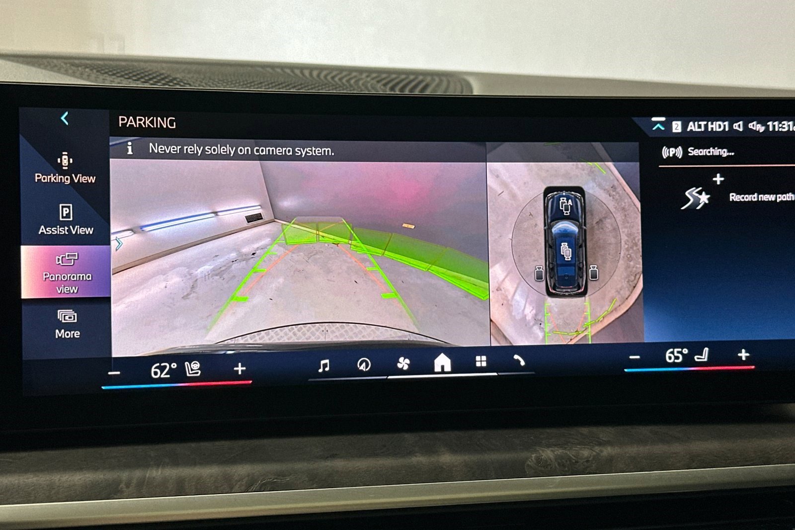 Certified 2025 BMW X7 xDrive40i w/ M Sport Package image 24