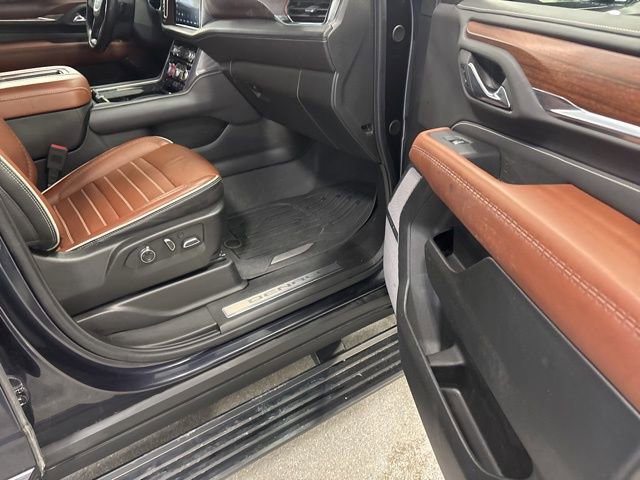 Used 2023 GMC Yukon XL Denali Ultimate image 22