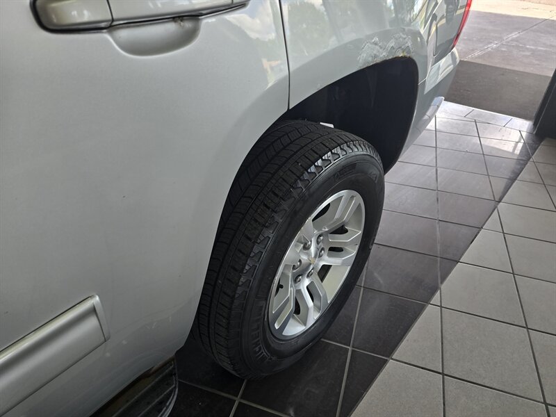 Used 2010 Chevrolet Tahoe LT AWD/4WD image 32