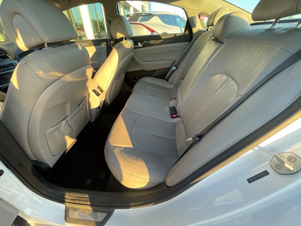 Used 2015 Hyundai Sonata Limited w/ Option Group 05 FWD image 12