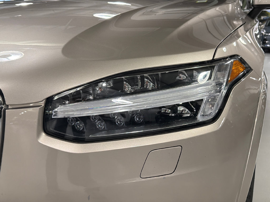 Certified 2023 Volvo XC90 B6 Plus w/ Protection Package Premier AWD/4WD image 7
