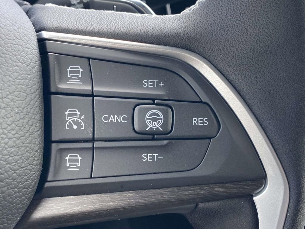 New 2026 Jeep Grand Cherokee Limited w/ Luxury Tech Group II RWD image 53