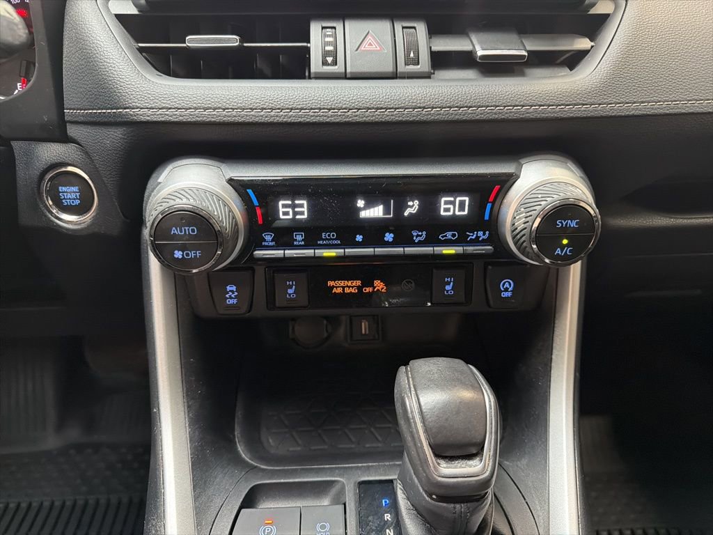 Used 2021 Toyota RAV4 XLE Premium image 20