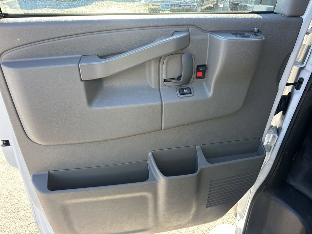 Used 2024 Chevrolet Express 2500 w/ Driver Convenience Package RWD image 20