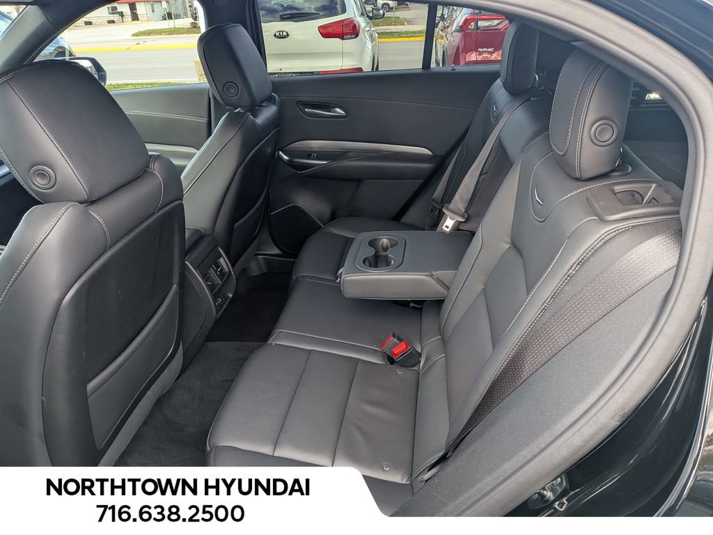 Used 2025 Cadillac XT4 Premium Luxury image 37