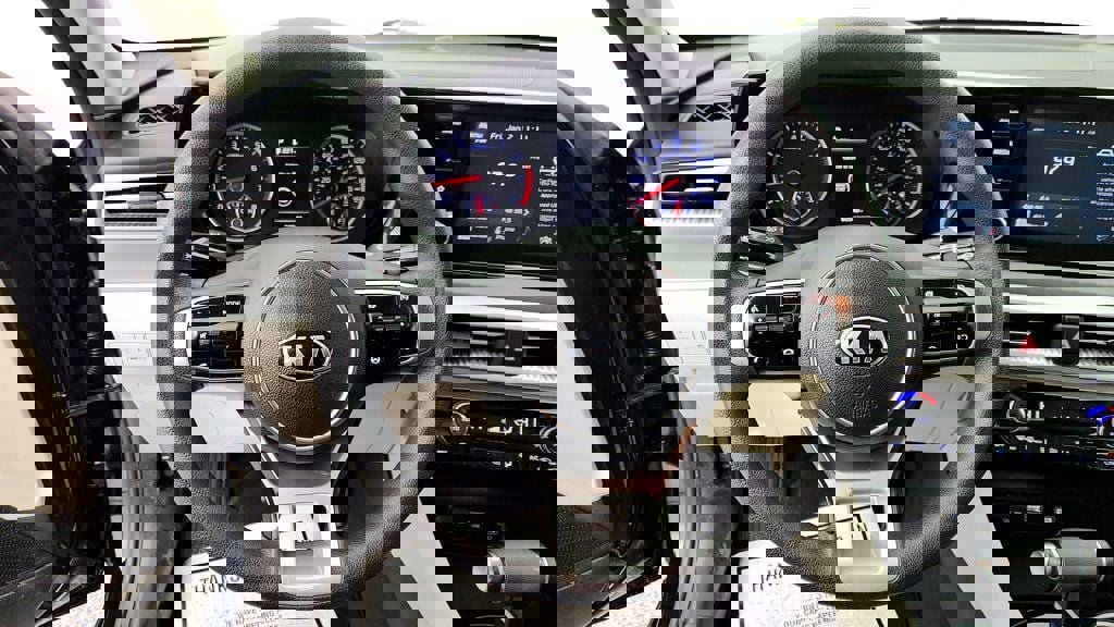 Used 2021 Kia K5 LXS image 13