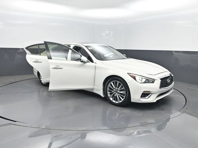 Used 2019 INFINITI Q50 Luxe w/ Essential Package (3.0T Luxe) RWD image 12