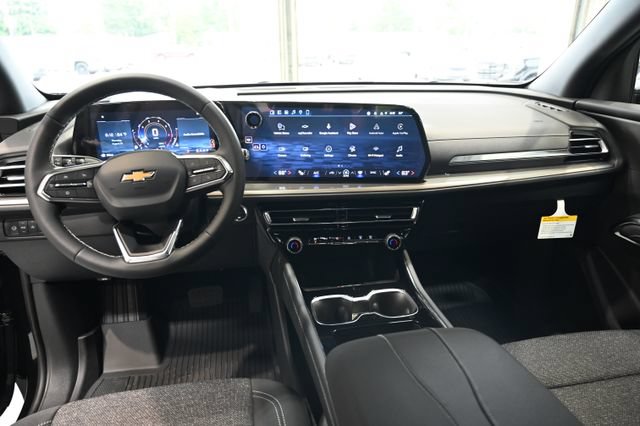 New 2027 Chevrolet Traverse LT w/ LPO, Floor Liner Package FWD image 13