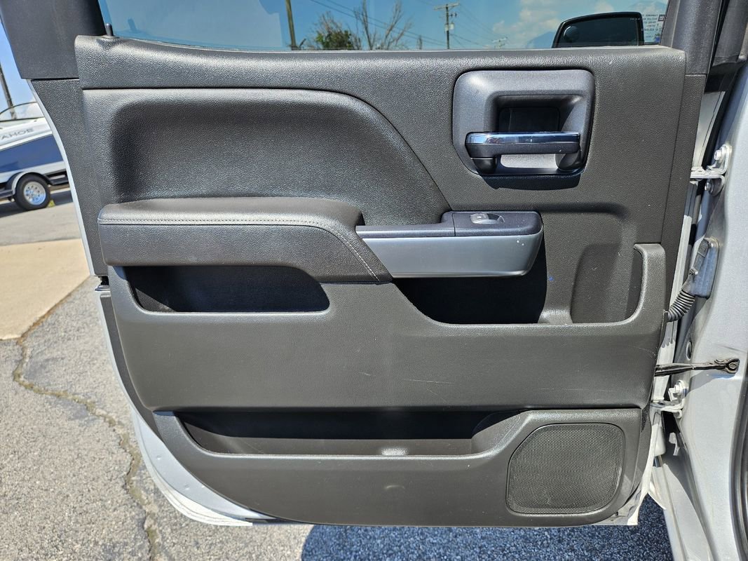 Used 2017 Chevrolet Silverado 1500 LT w/ LT Eassist Package AWD/4WD image 26