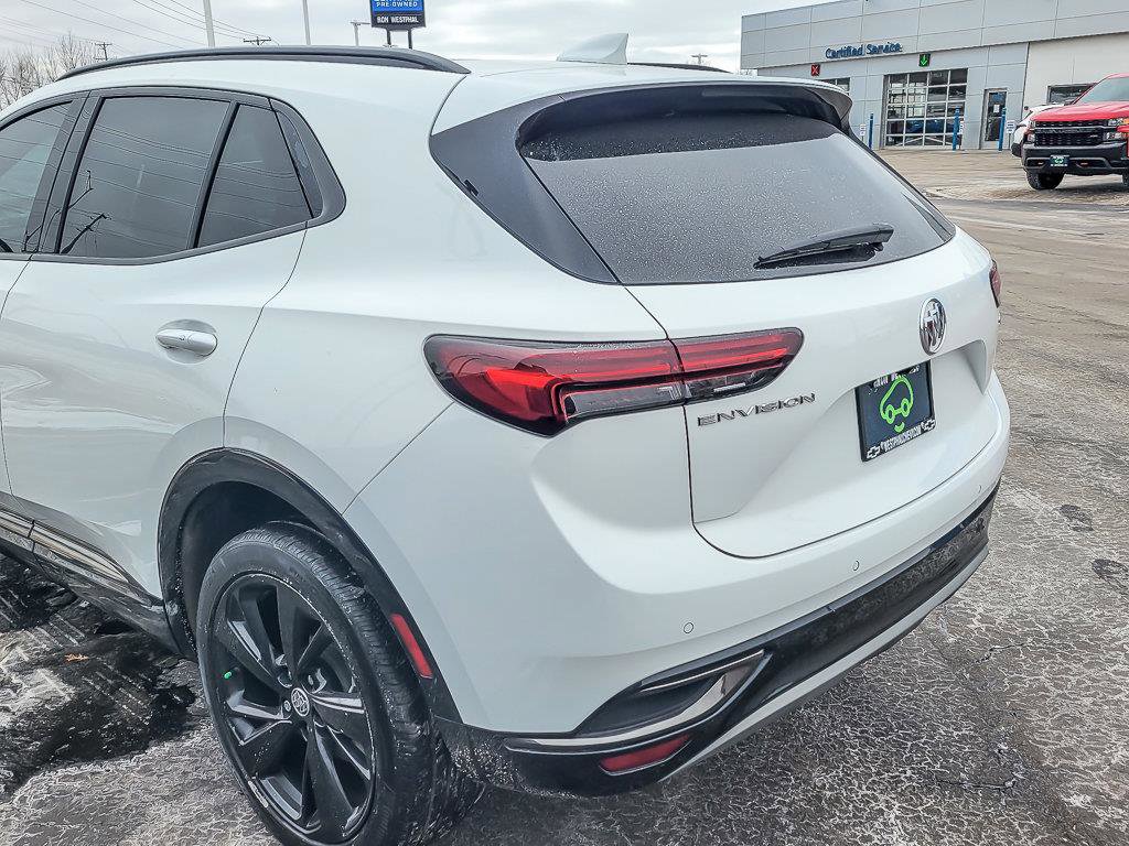 Certified 2022 Buick Envision Essence w/ Sport Touring Package image 8