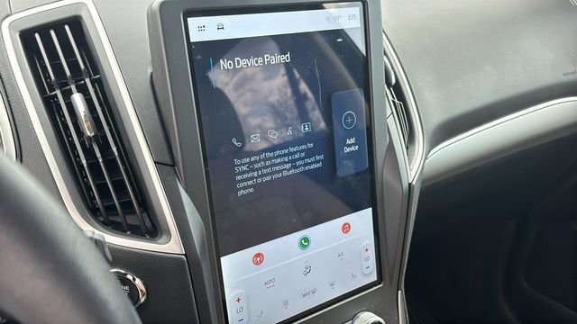 Used 2021 Ford Edge SEL w/ Convenience Package image 16