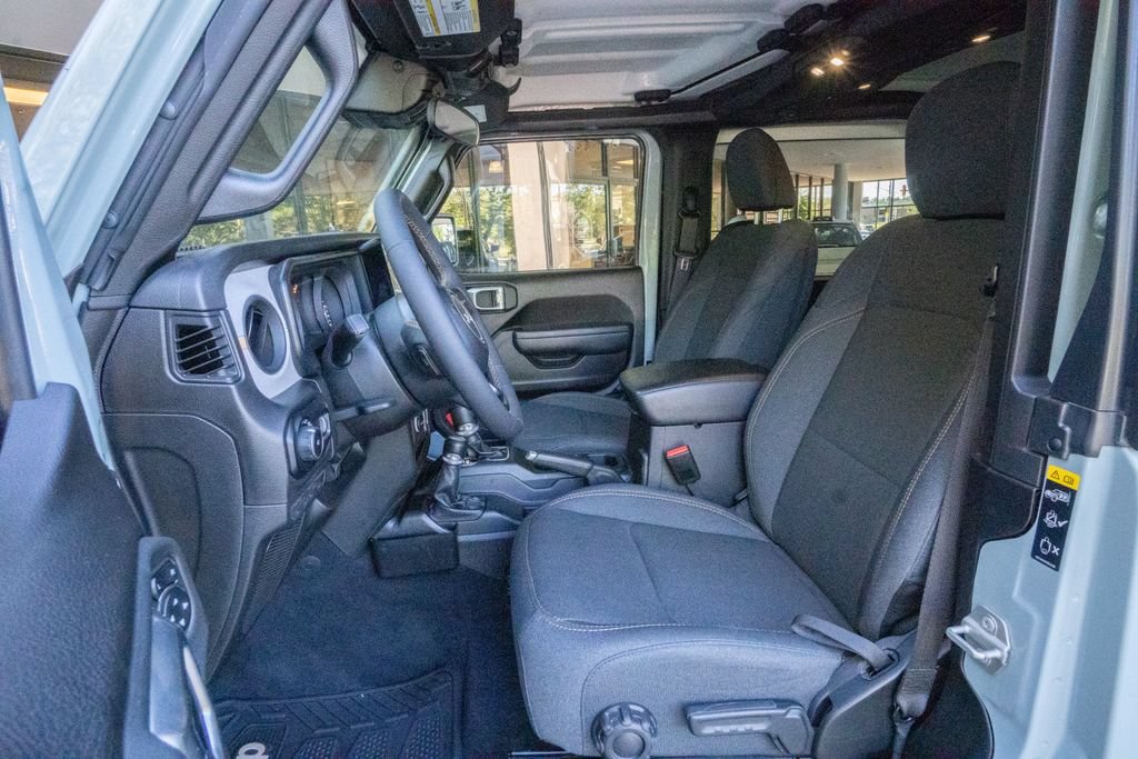 Used 2024 Jeep Wrangler Sport AWD/4WD image 8