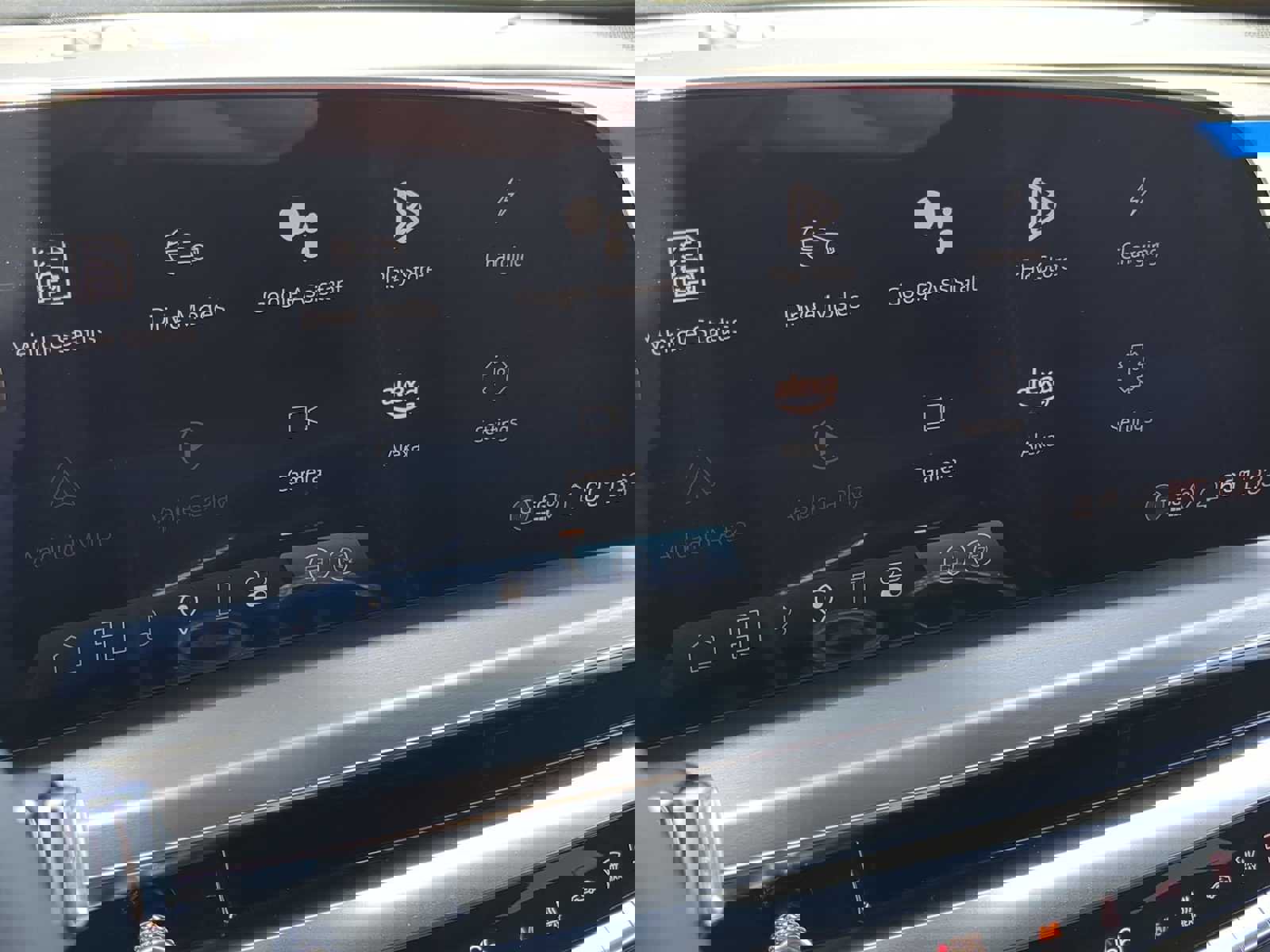 New 2025 Cadillac Lyriq Sport image 19