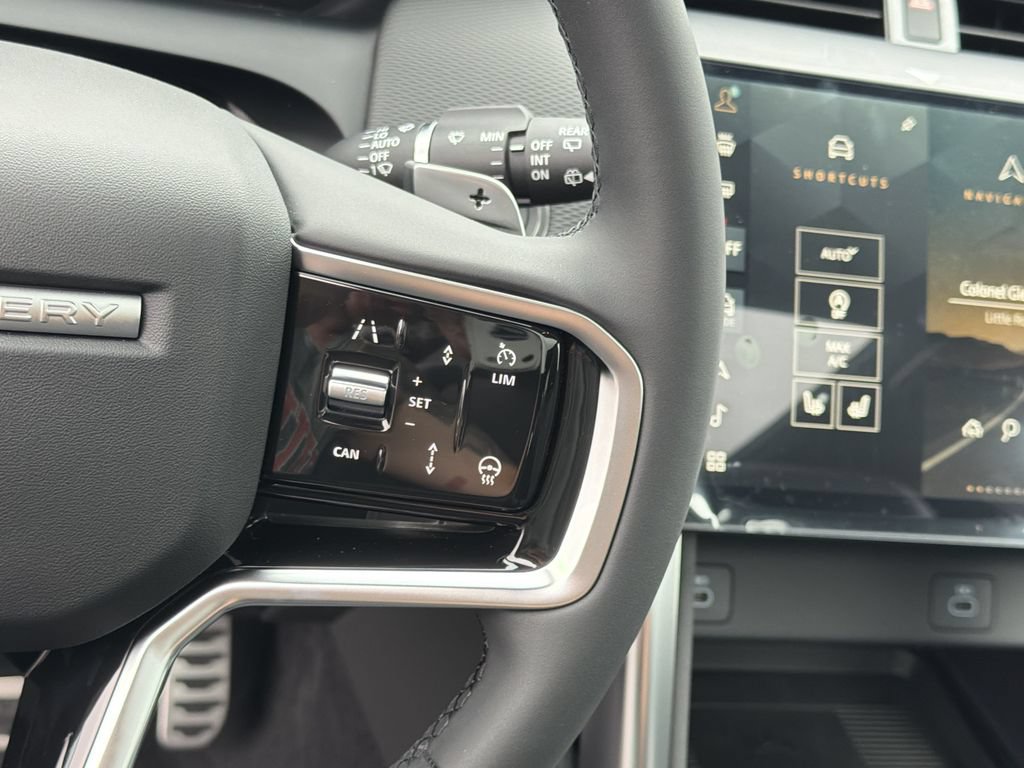 New 2026 Land Rover Discovery Sport Landmark AWD/4WD image 24
