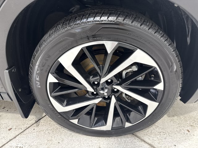 Used 2023 Mitsubishi Outlander SEL AWD/4WD image 35