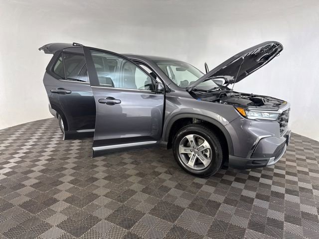 Certified 2025 Honda Pilot EX-L image 16