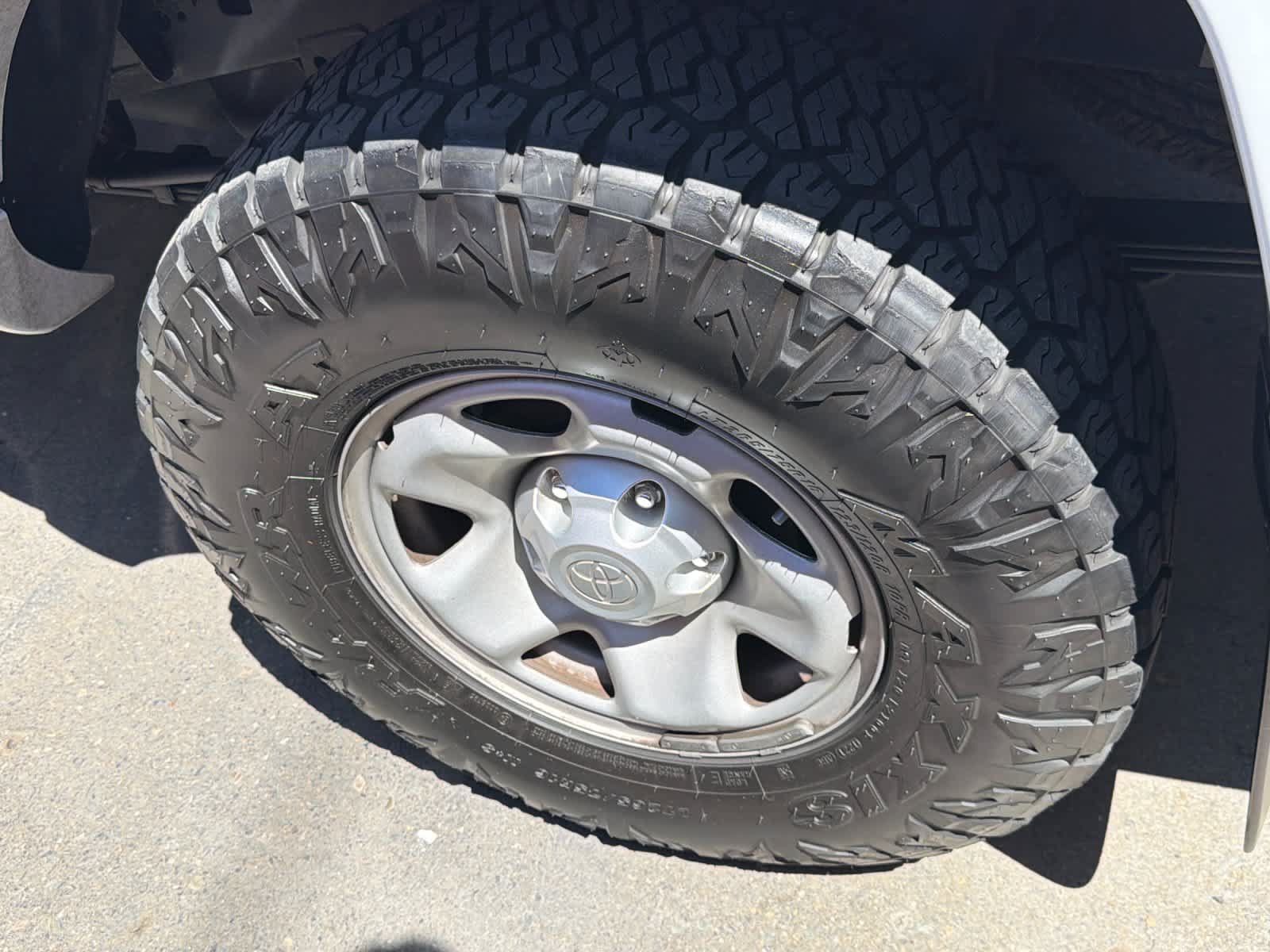 Used 2015 Toyota Tacoma PreRunner w/ SR5 Package RWD image 14